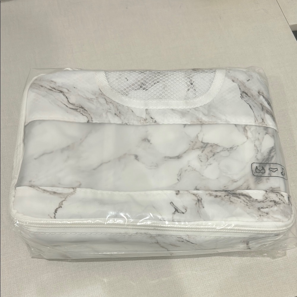 NWT Marble Print Travel Organizer